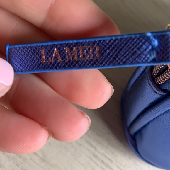 Two new La Mer makeup bags - Picture 7 of 8